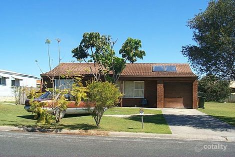 16 Waratah Ave, Yamba, NSW 2464