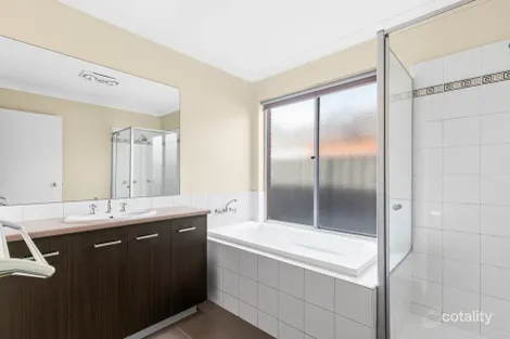 Property photo of 6 Edmondshaw Drive Deer Park VIC 3023