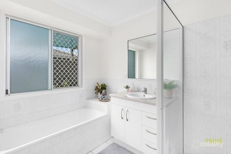 Property photo of 6 Masters Court Urraween QLD 4655