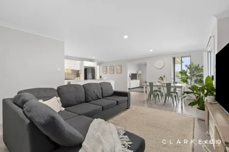 Property photo of 12 Hosking Place Cessnock NSW 2325