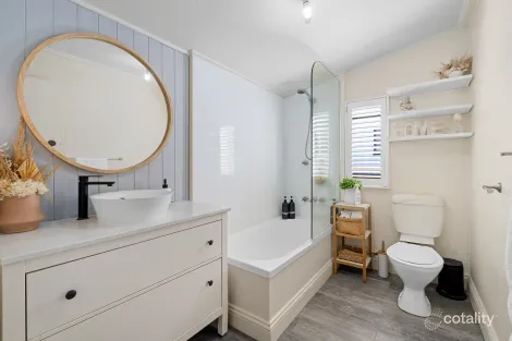 Property photo of 102 Nudgee Road Hamilton QLD 4007