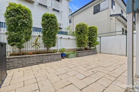 Property photo of 37 Salstone Street Kangaroo Point QLD 4169