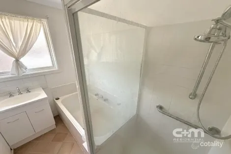 Property photo of 2/16 Gladstone Parade Glenroy VIC 3046