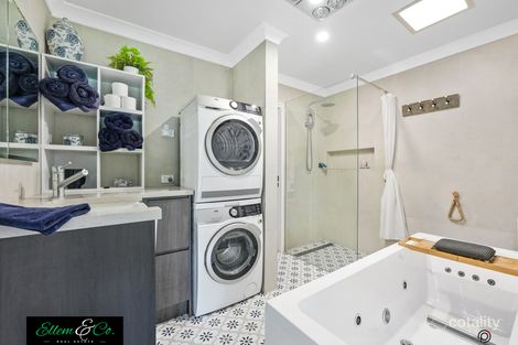 Property photo of 7 Durack Avenue Mount Warrigal NSW 2528