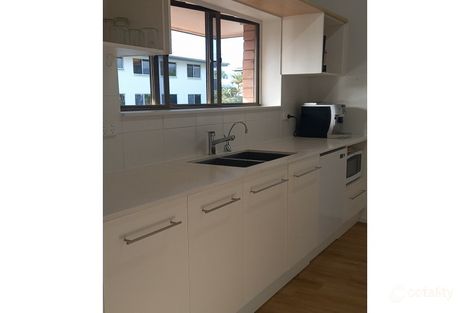 Property photo of 4/271-273 Esplanade Cairns North QLD 4870