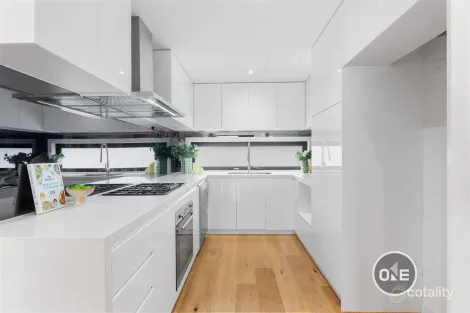 Property photo of 4/87 Thames Street Box Hill VIC 3128