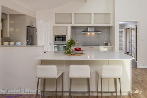 Property photo of 5 Yongara Mews Viveash WA 6056