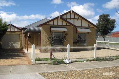 Property photo of 5 Morwell Gardens Caroline Springs VIC 3023