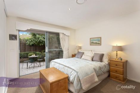 Property photo of 13 Hansen Close Burwood VIC 3125
