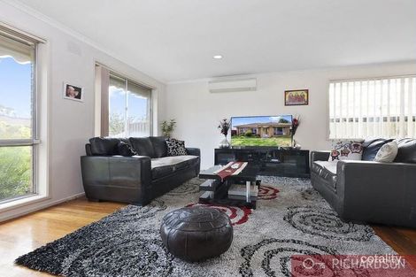 Property photo of 31 Mount Eagle Way Wyndham Vale VIC 3024