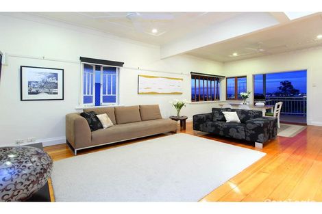 Property photo of 148 Dornoch Terrace Highgate Hill QLD 4101