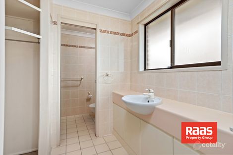 Property photo of 16 Merrimac Boulevard Broadbeach Waters QLD 4218