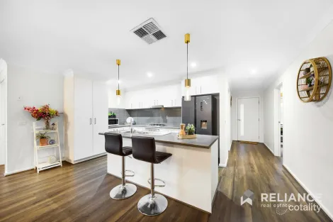 Property photo of 4 Gillian Place Point Cook VIC 3030