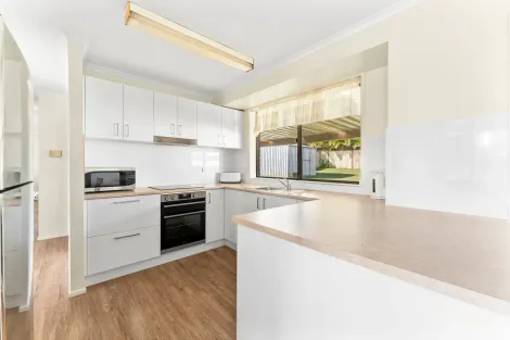 Property photo of 61 Campbell Parade Mannering Park NSW 2259