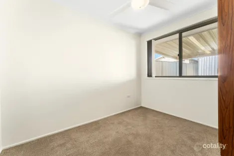 Property photo of 61 Campbell Parade Mannering Park NSW 2259