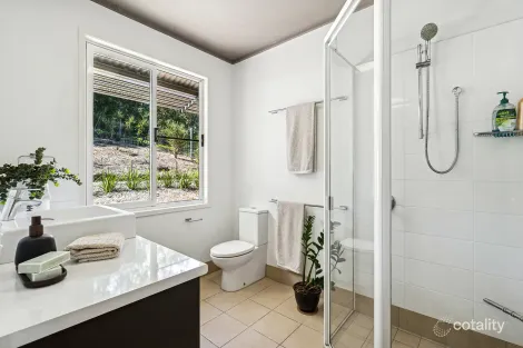 Property photo of 947 Upper Brookfield Road Upper Brookfield QLD 4069