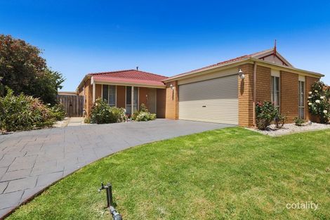 Property photo of 11 Peveril Crescent Cranbourne North VIC 3977