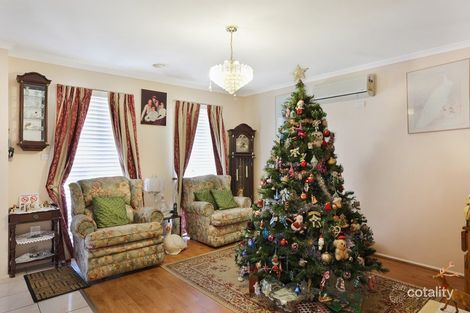 Property photo of 11 Peveril Crescent Cranbourne North VIC 3977