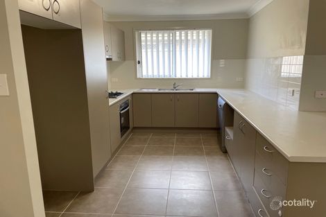 Property photo of 17 Croft Close Thornton NSW 2322