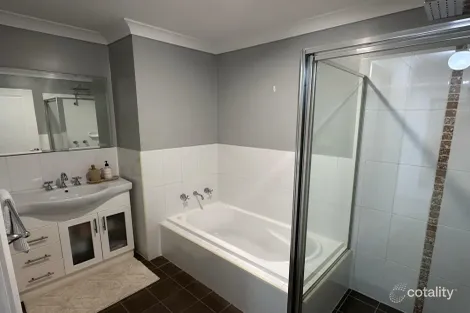 Property photo of 26 Mountainview Mews Albion Park NSW 2527