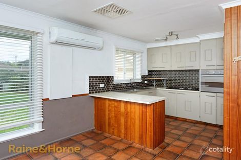 Property photo of 22 Huthwaite Street Mount Austin NSW 2650