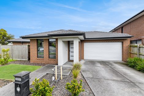 Property photo of 1 Kinkade Close Cranbourne East VIC 3977