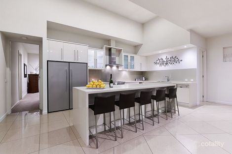 Property photo of 2 Bimbadeen Court Wheelers Hill VIC 3150