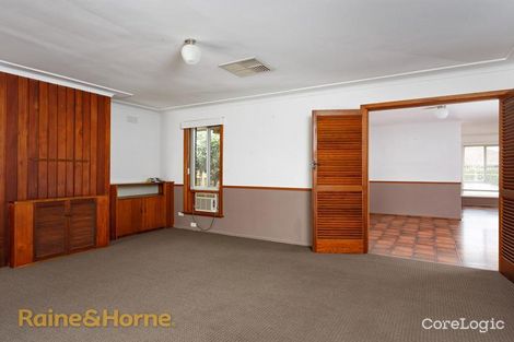 Property photo of 22 Huthwaite Street Mount Austin NSW 2650