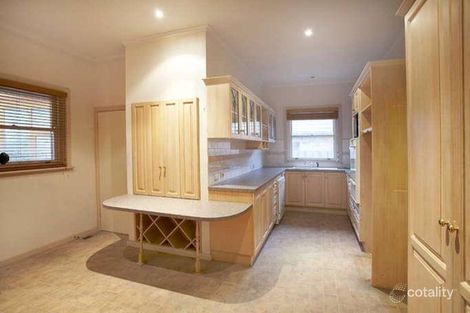 Property photo of 27 Peterleigh Grove Essendon VIC 3040