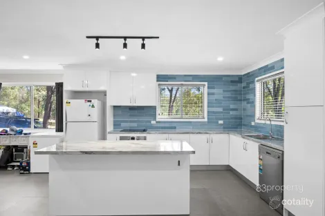 Property photo of 19 Wheatley Court Regency Downs QLD 4341