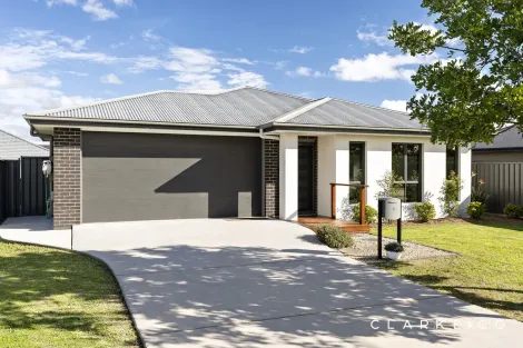 11 Pearce St, Cliftleigh, NSW 2321