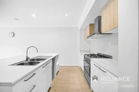 Property photo of 7 Montmarte Drive Truganina VIC 3029