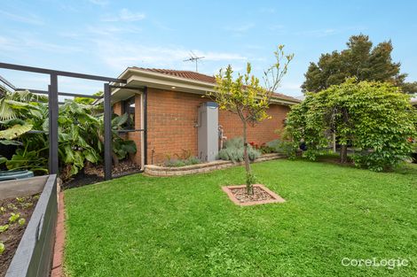 Property photo of 1 Clayton Court Mill Park VIC 3082