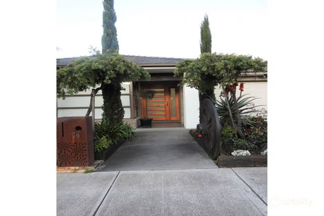 Property photo of 29 Brentwick Drive Craigieburn VIC 3064