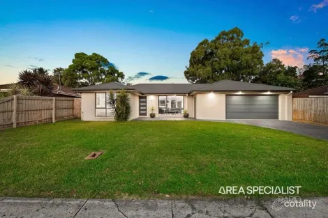 Property photo of 18 Smethurst Avenue Pakenham VIC 3810