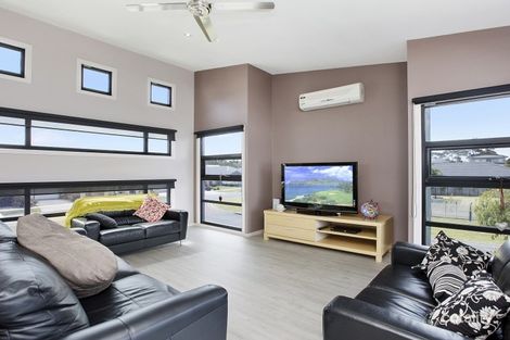 Property photo of 11 Endeavour Place Inverloch VIC 3996