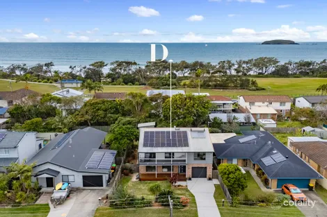 Property photo of 11 Blue Gum Avenue Sandy Beach NSW 2456