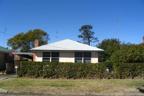 33 Carr Pde, Unanderra, NSW 2526