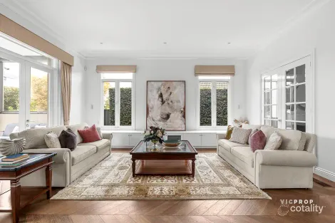 Property photo of 13 Hampshire Road Doncaster VIC 3108