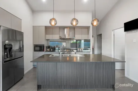 Property photo of 6 Ferry Place Logan Village QLD 4207