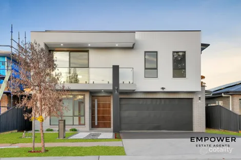 8 Daryl Way, Claymore, NSW 2559