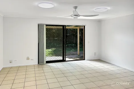 2/7 Webb St, Labrador, QLD 4215