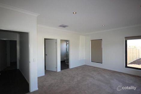 Property photo of 34 Florentino Street Wollert VIC 3750