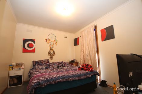 Property photo of 24 Chifley Crescent Kooringal NSW 2650