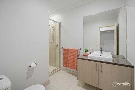 Property photo of 8 Shawshank Avenue Clyde VIC 3978