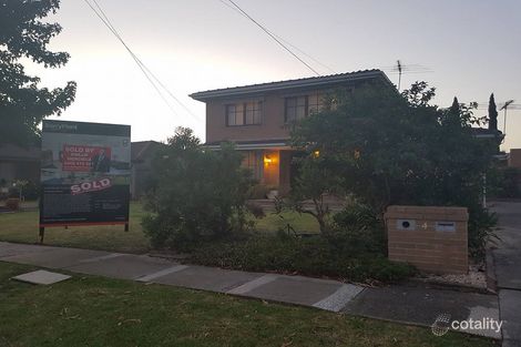 Property photo of 4 Bradford Close Gladstone Park VIC 3043