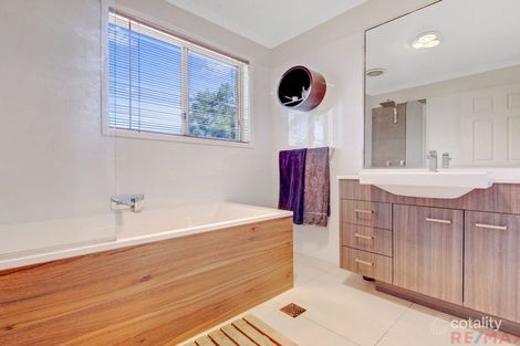 Property photo of 3 Bottlebrush Place Little Mountain QLD 4551