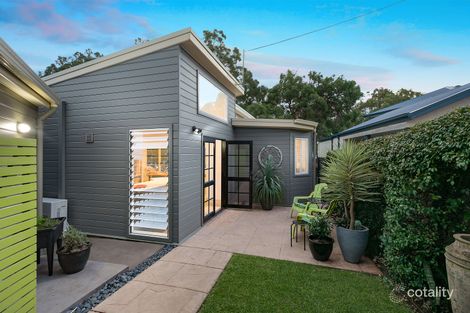 Property photo of 8 Omaru Place Summerland Point NSW 2259