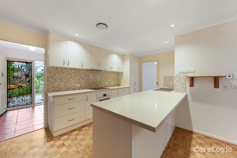 Property photo of 15 Tilba Court Berwick VIC 3806