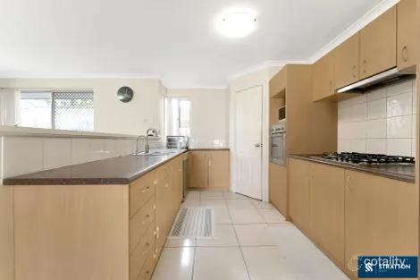 Property photo of 4/291 Welshpool Road Queens Park WA 6107